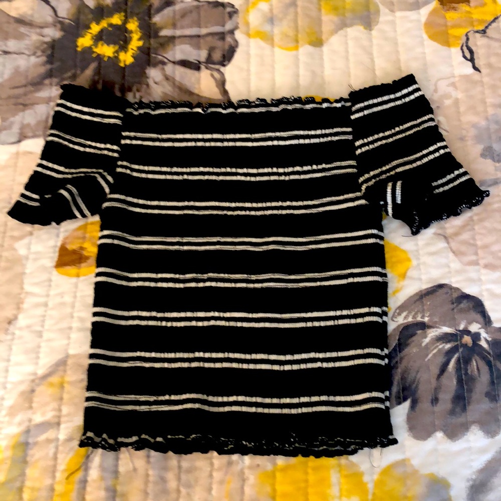 Crop top off the shoulder tee